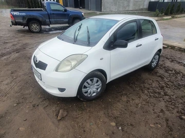 Авто Toyota Yaris 2007 № 8684736