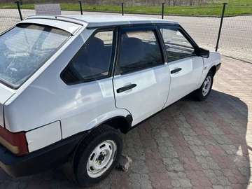 Авто ВАЗ 2109 1992 № 8684788