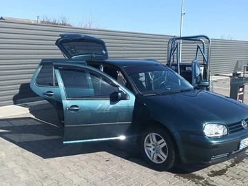 Авто Volkswagen Golf 2000 № 8684818