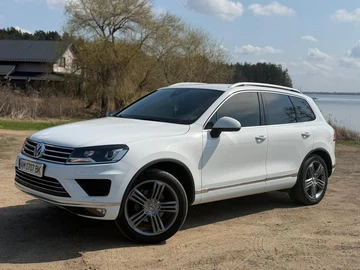 Авто Volkswagen Touareg 2015 № 8685005