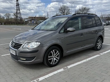 Авто Volkswagen Touran 2010 № 8685139