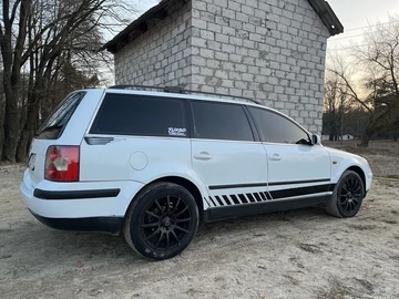 Авто Volkswagen Passat Variant 2001 № 8685619