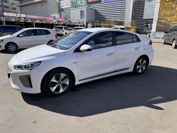 Авто Hyundai Ioniq 2019 № 8686209