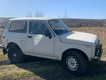 Авто ВАЗ 2121 1992 № 8686559