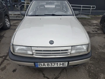 Авто Opel Vectra 1990 № 8687405