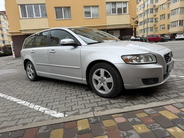 Авто Volvo V50 2009 № 8687832