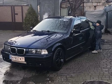 Авто BMW 3 Серия 1995 № 8688697