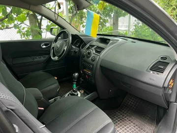 Авто Renault 4 2007 № 8689670