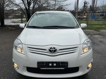 Авто Toyota Auris 2011 № 8690559