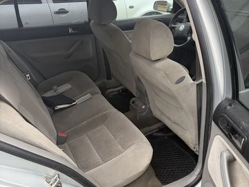 Авто Volkswagen Golf 1999 № 8690906