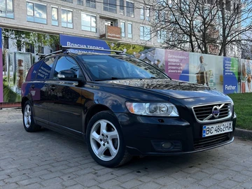 Авто Volvo V50 2010 № 8691117