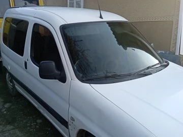 Авто Peugeot Partner 2000 № 8691169