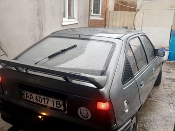Авто Opel Kadett 1988 № 8691651