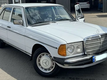 Авто Mercedes W123 1981 № 8691802