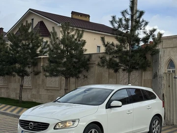 Авто Volvo V60 2014 № 8692155