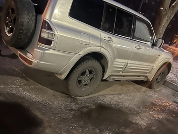 Авто Mitsubishi Pajero 2002 № 8693109