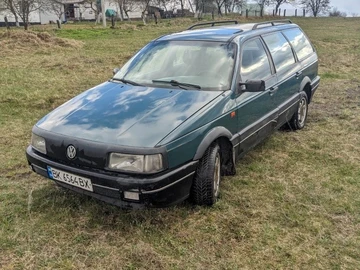 Авто Volkswagen Passat Variant 1989 № 8693210