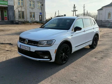 Авто Volkswagen Tiguan 2020 № 8693361