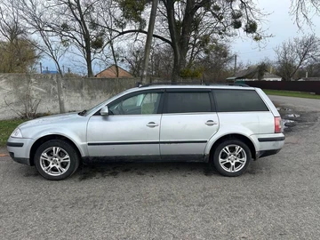 Авто Volkswagen Passat Variant 2003 № 8693605