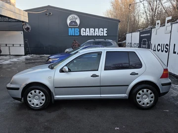 Авто Volkswagen Golf 2003 № 8694433