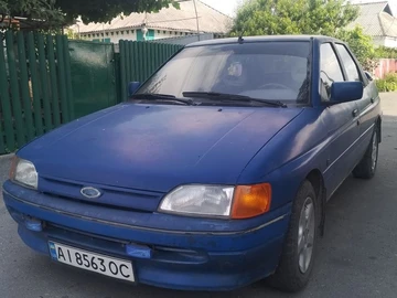 Авто Ford Escort 1995 № 8695002