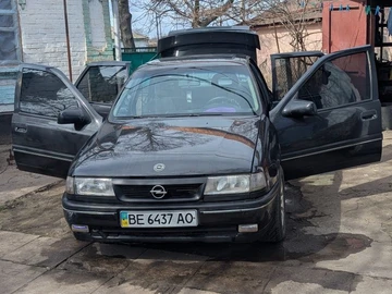 Авто Opel Vectra 1989 № 8695820