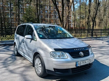 Авто Volkswagen Touran 2005 № 8696017