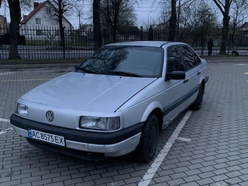 Авто Volkswagen Passat Sedan 1988 № 8696056