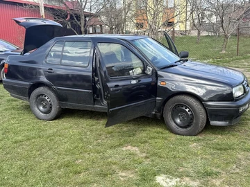 Авто Volkswagen Vento 1996 № 8696091