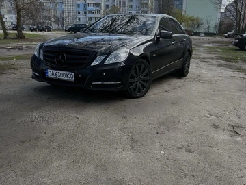 Авто Mercedes 220 2012 № 8696260