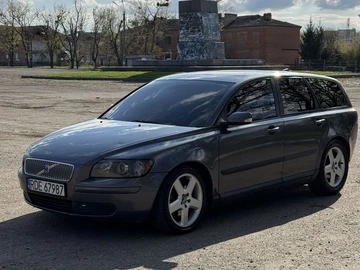 Авто Volvo V50 2005 № 8696276