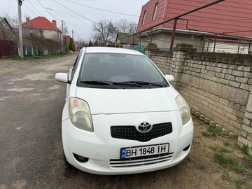 Авто Toyota Yaris 2007 № 8696282