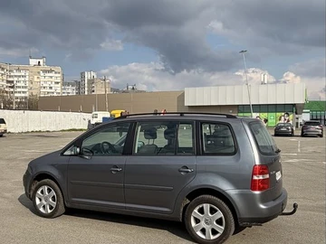 Авто Volkswagen Touran 2005 № 8696619