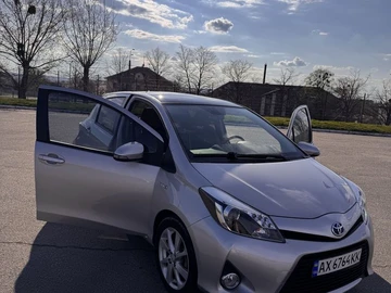 Авто Toyota Yaris 2012 № 8697770