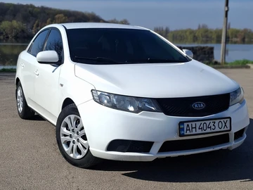 Авто KIA Cerato Forte  2009 № 8699008