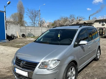 Авто Volkswagen Touran 2007 № 8699228