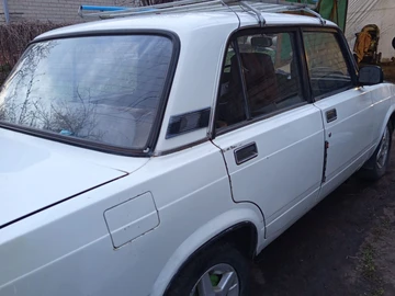Авто ВАЗ 2107 1992 № 8699317