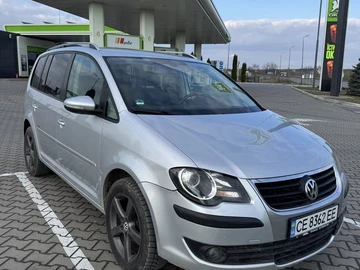Авто Volkswagen Touran 2010 № 8699617