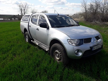 Авто Mitsubishi L 200 2013 № 8700814