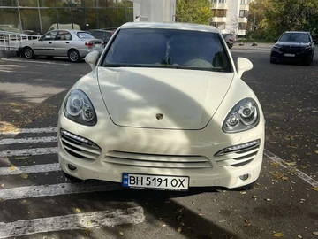 Авто Porsche Cayenne 2011 № 8701142