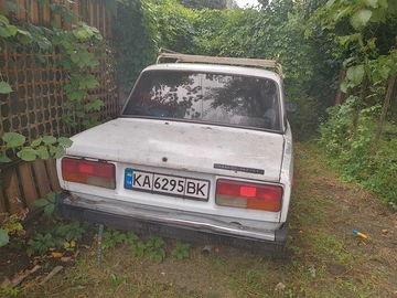 Авто ВАЗ 2107 1992 № 8701158