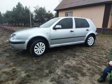 Авто Volkswagen Golf 2002 № 8701623