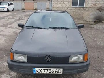 Авто Volkswagen Passat Sedan 1990 № 8701996