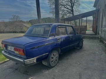 Авто ВАЗ 2107 1992 № 8702182