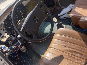 Авто Mercedes 500 1977 № 8702635