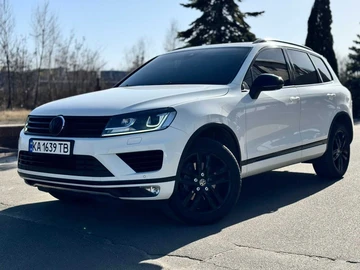Авто Volkswagen Touareg 2016 № 8703174