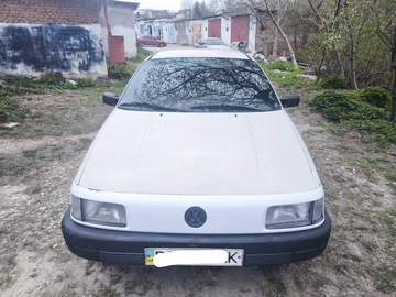 Авто Volkswagen Passat Sedan 1988 № 8704061