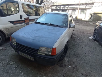 Авто Opel Kadett 1988 № 8704081