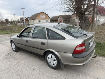 Авто Opel Vectra 1997 № 8704092