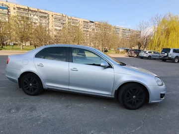 Авто Volkswagen Jetta 2009 № 8704584